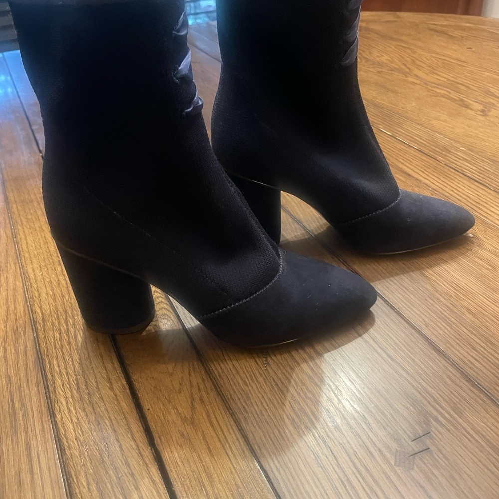 Navy pull on boots.